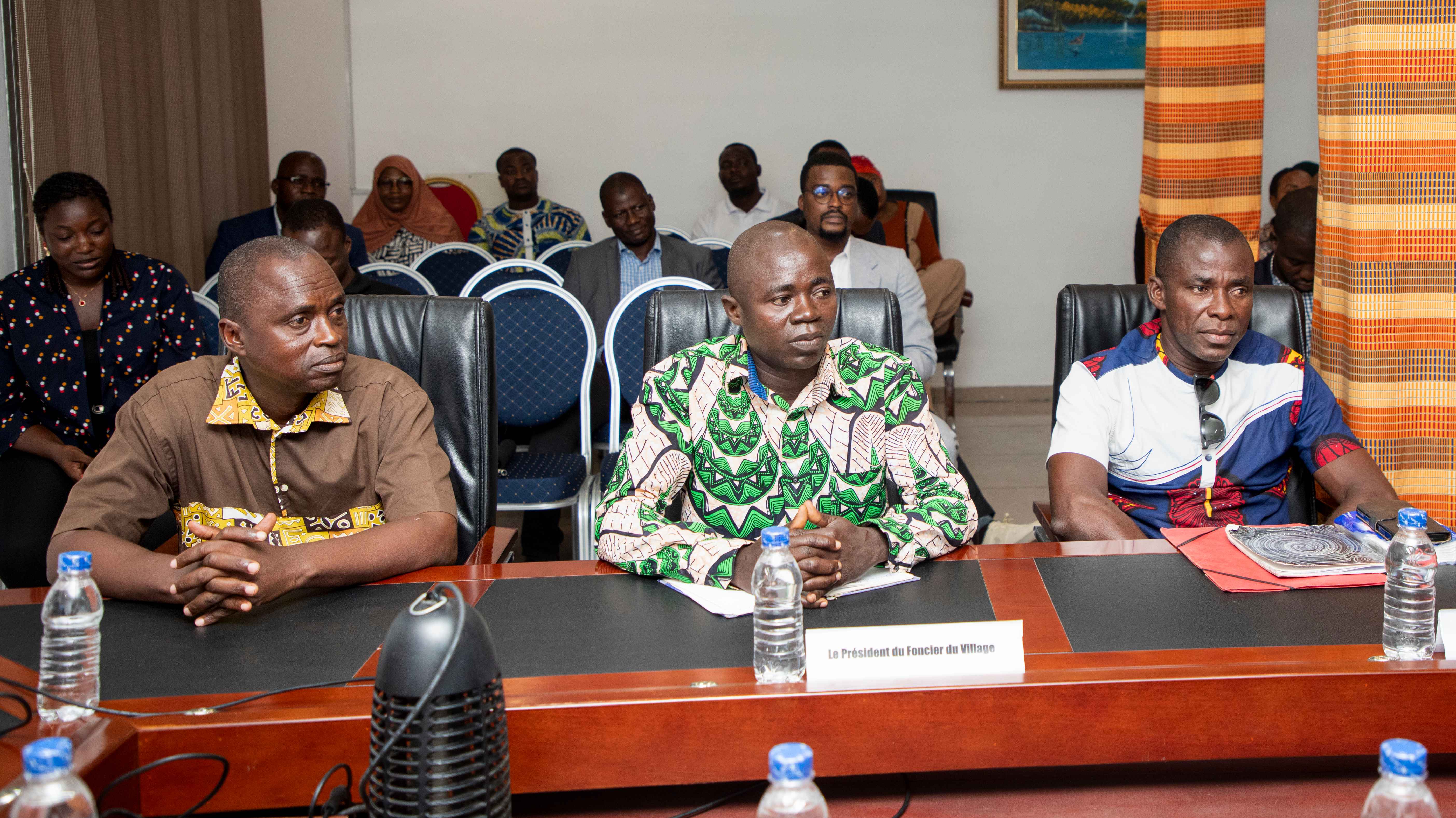 Visite de courtoisie du village de Moofouè