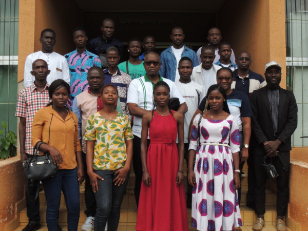 La communauté Virtuelle de Man s'implique dans le développement local