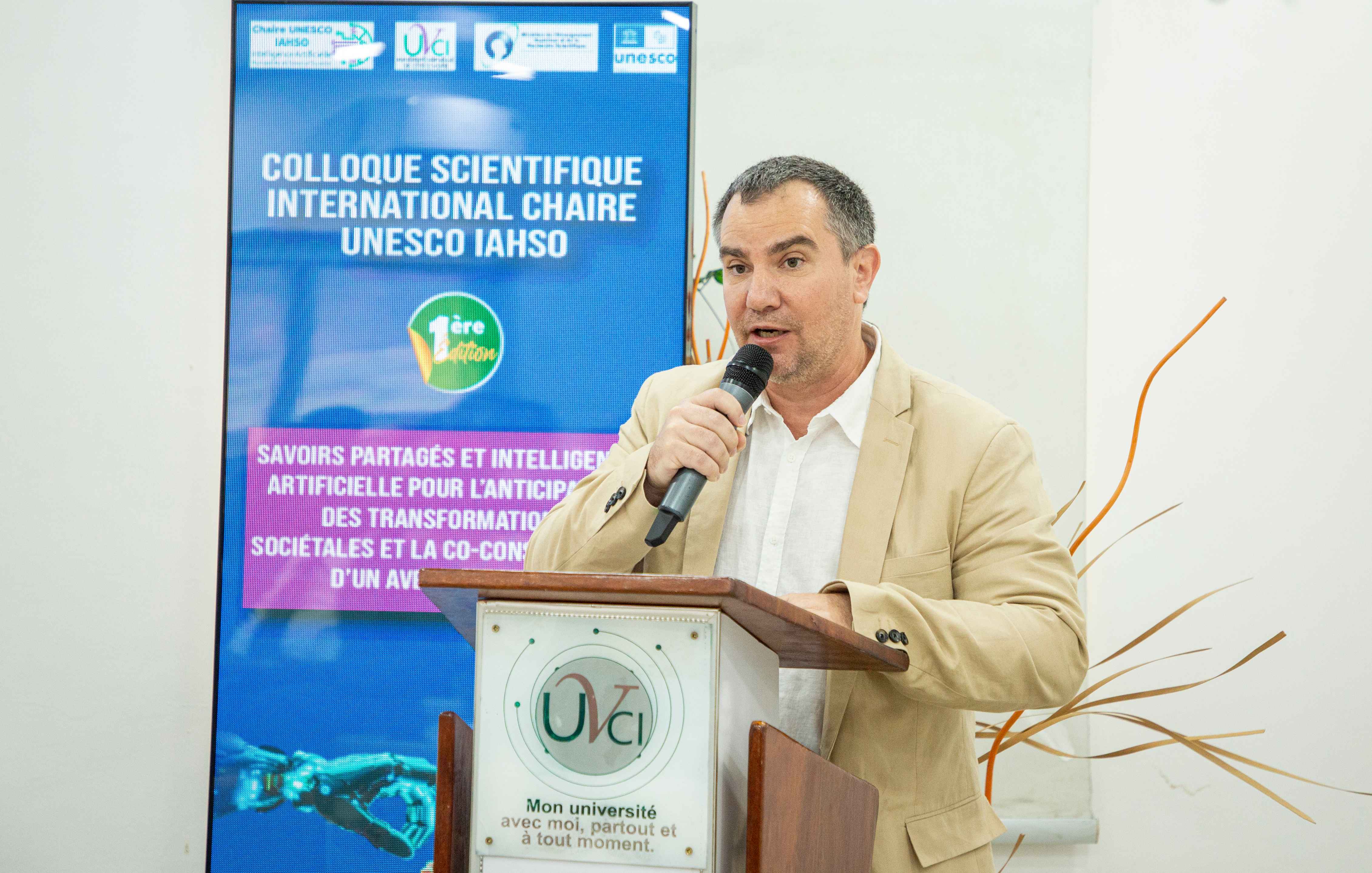 L’UVCI organise le premier colloque scientifique international de la chaire UNESCO IAHSO sur les savoirs partagés et l’intelligence artificielle