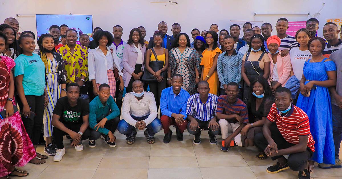 L’ambassadeur UVCI de Orange corner's sensibilise à l’entrepreneuriat