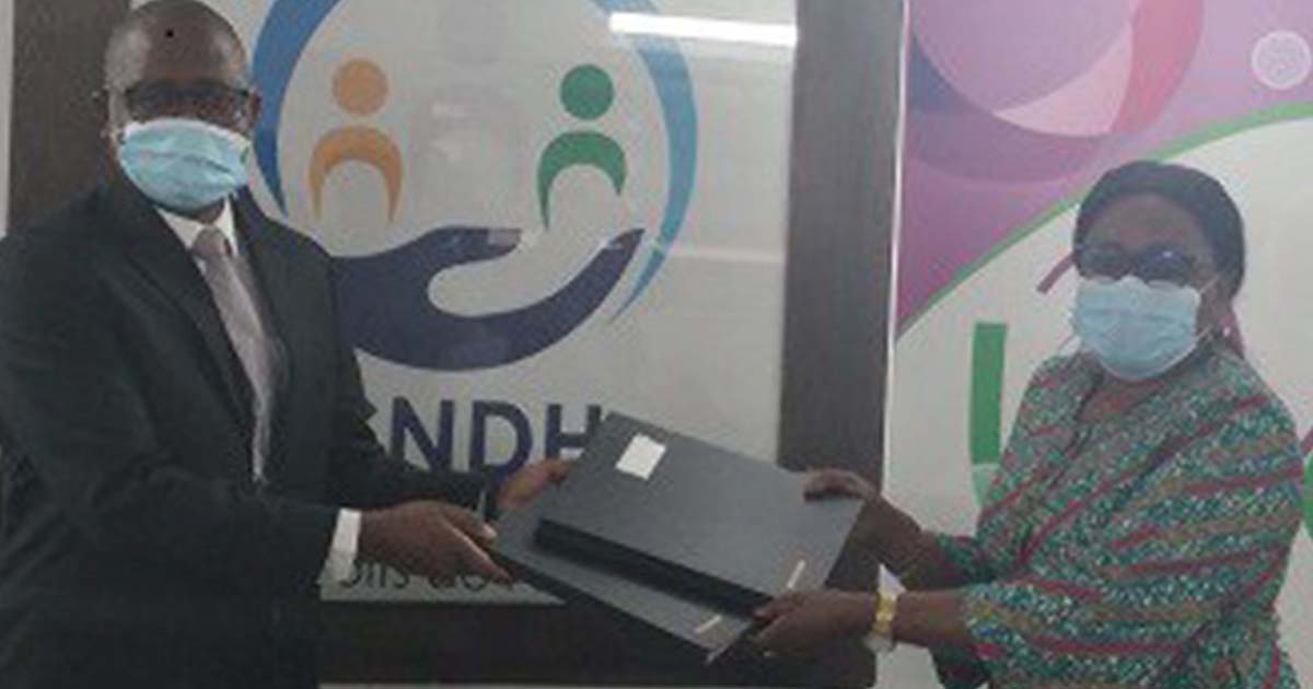 Le Conseil National des Droits de l’Homme et l’Université Virtuelle de Côte d’Ivoire signent un accord cadre de partenariat pour la promotion du numérique