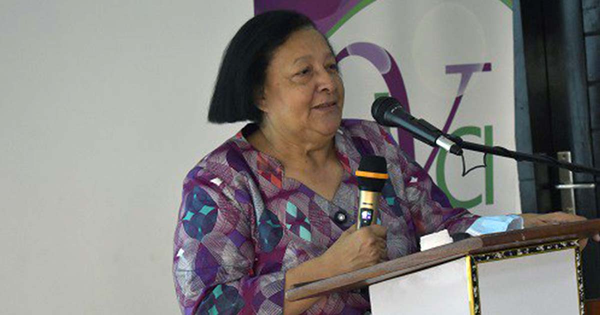 Mireille DOSSO, instruit les Enseignants-chercheurs de l’UVCI sur les opportunités de financement de la recherche